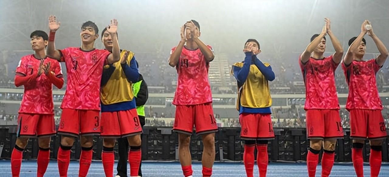 世界足球盛事即将开战，各队备战紧张