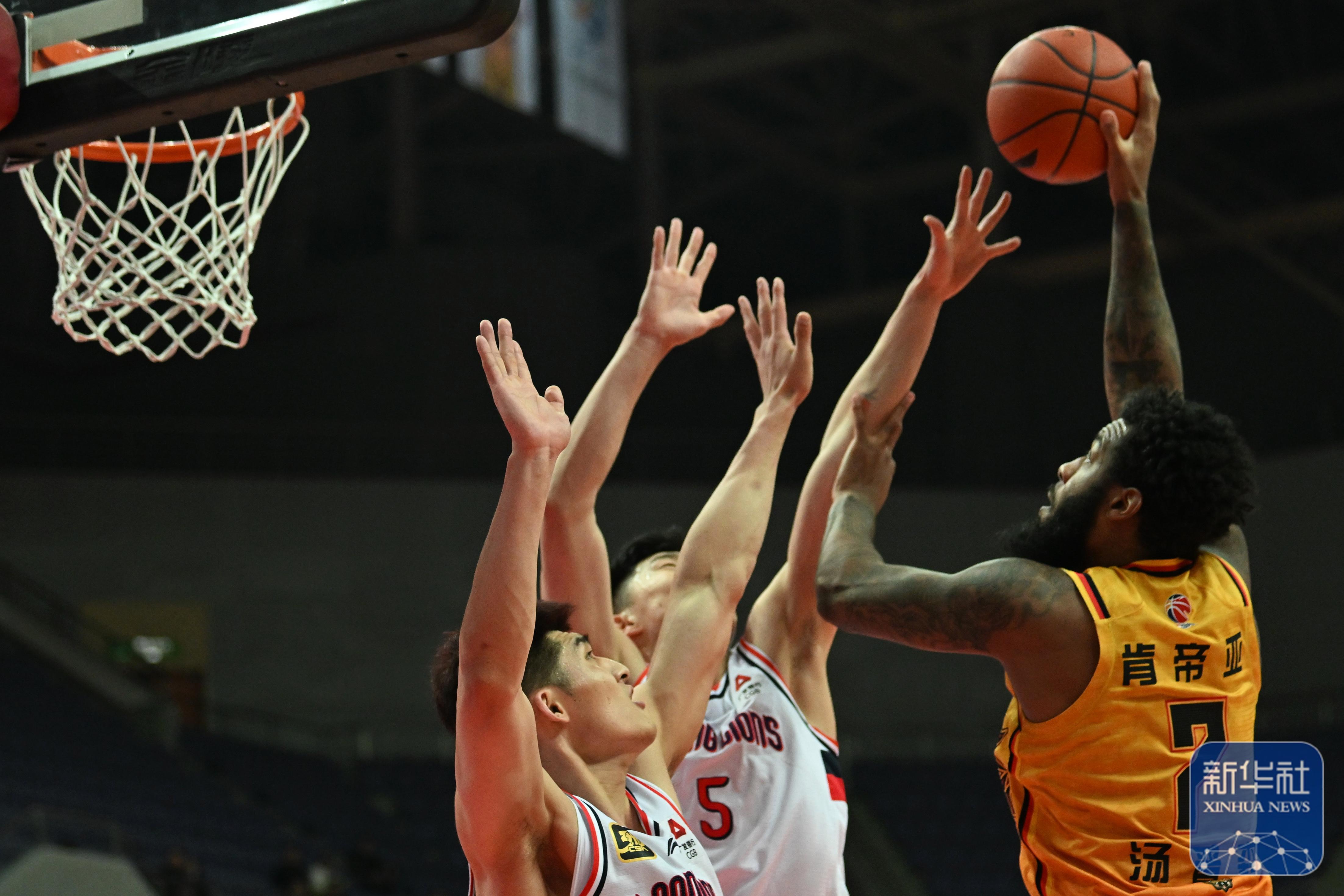 精彩篮球联赛内部对决实力斗志昂扬,球员信心满满的简单介绍 精彩篮球联赛内部对决实力斗志昂扬,球员信心满满的简单介绍