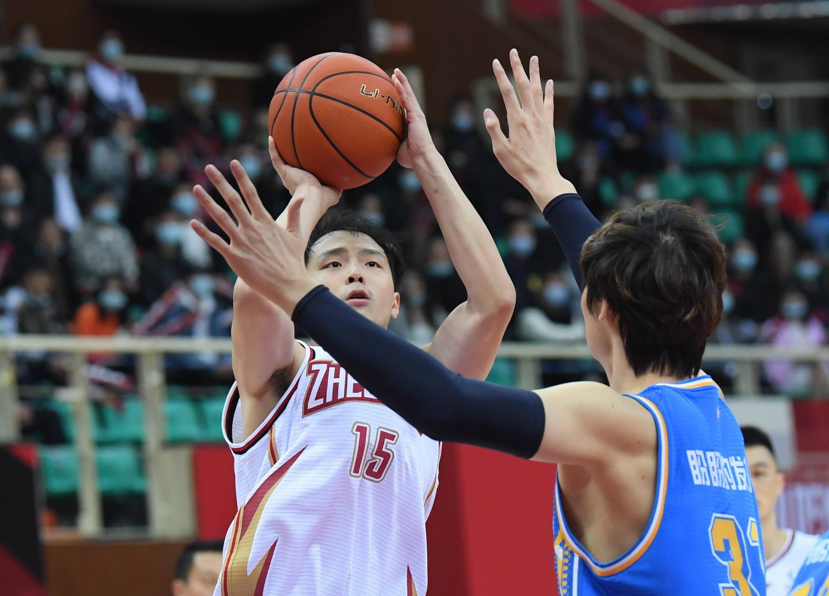 精彩篮球联赛内部对决实力斗志昂扬,球员信心满满的简单介绍 精彩篮球联赛内部对决实力斗志昂扬,球员信心满满的简单介绍