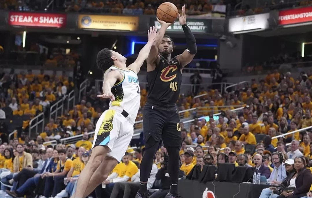 关于爵士队主场取胜尼克斯,米切尔狂砍高分的信息 关于爵士队主场取胜尼克斯,米切尔狂砍高分的信息