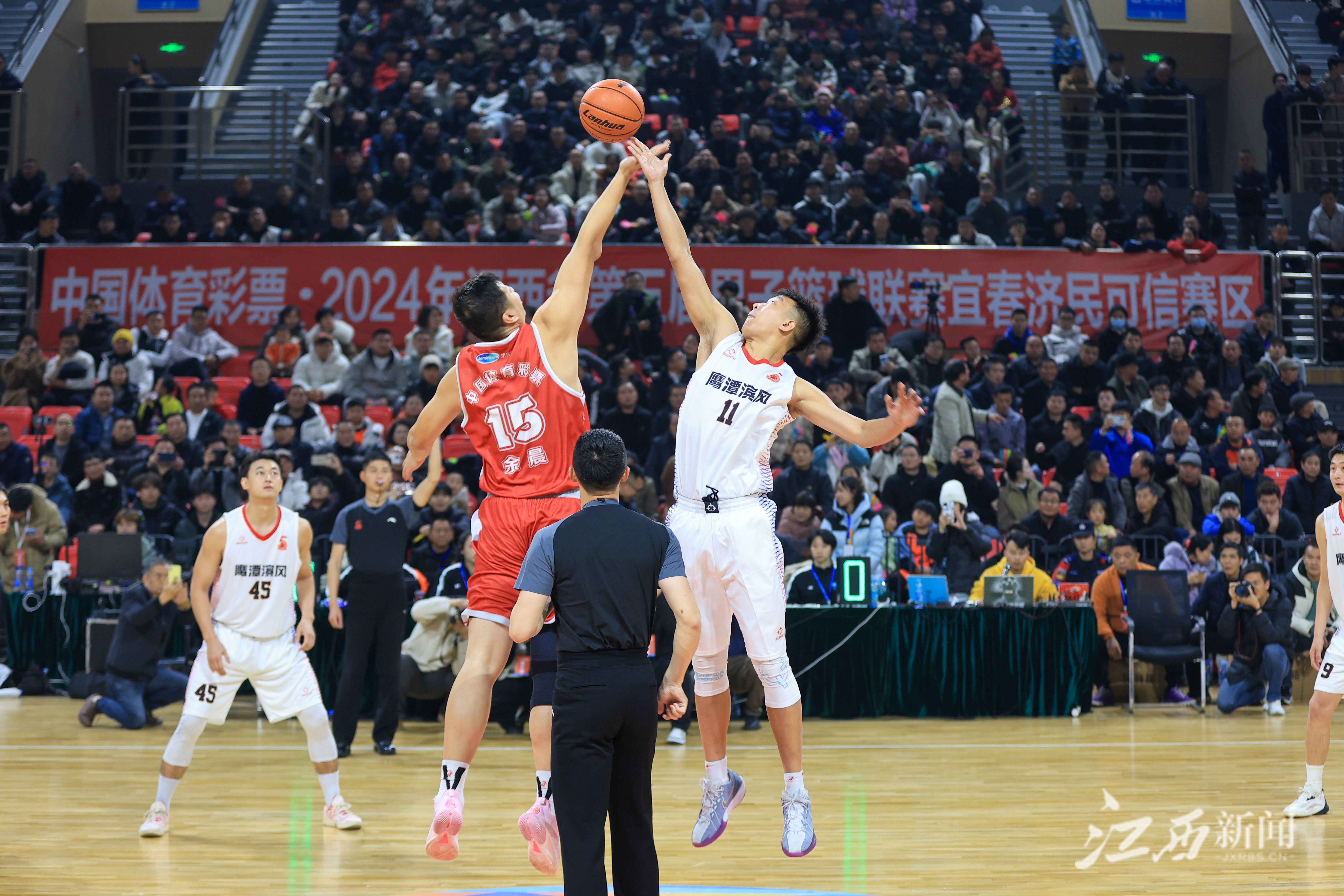 江西队大比分领先,轻松获胜 江西队大比分领先,轻松获胜