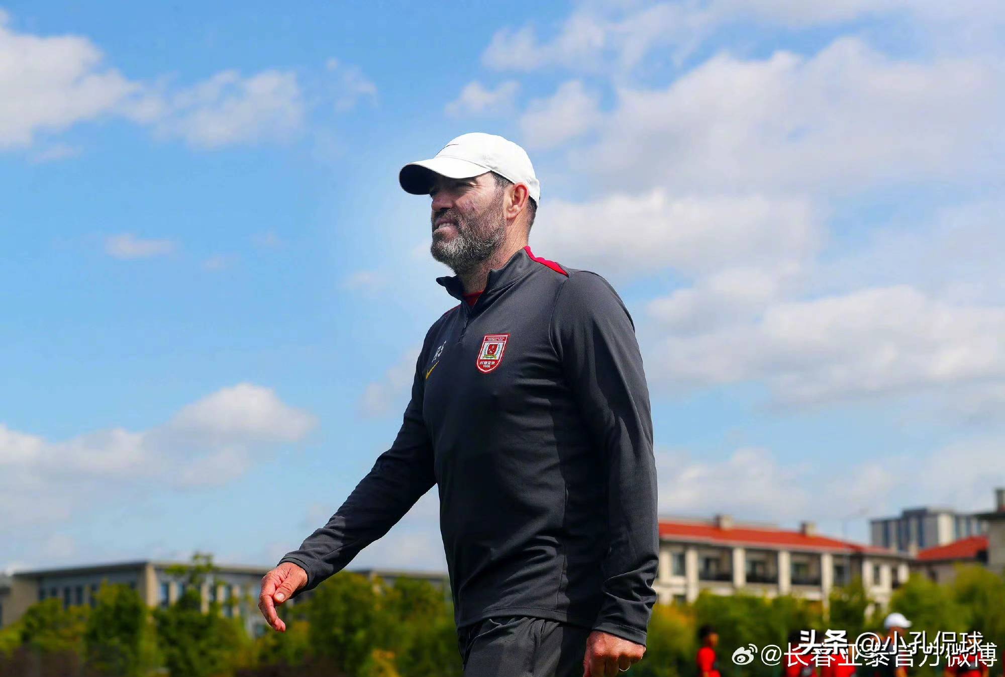 LOL英雄联盟投注-汉堡球队紧追保级线，决心在接下来的比赛中全力求胜