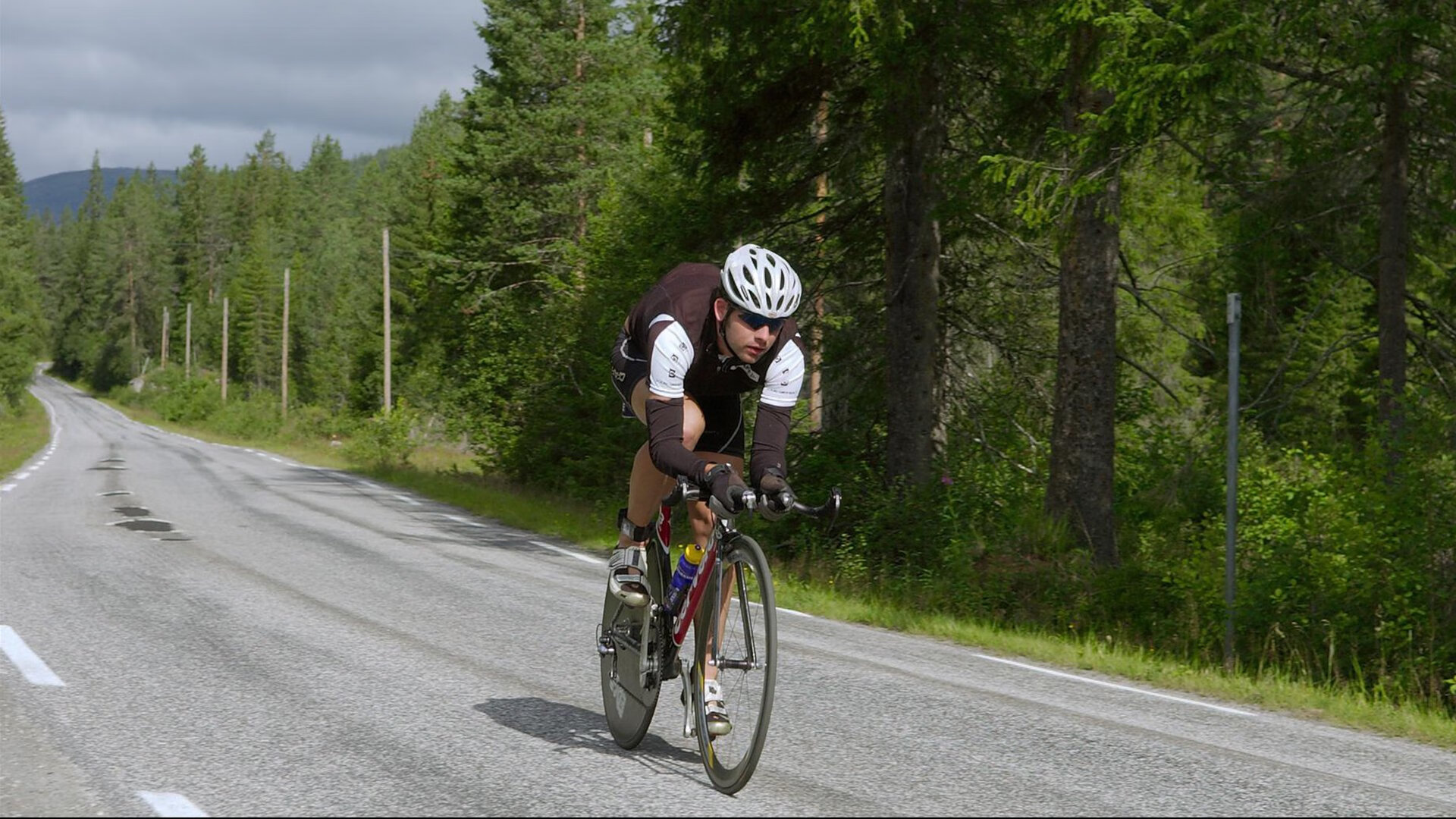 从红土到硬地,西西帕斯如何以火热状态实现美网横扫法网的战术进化