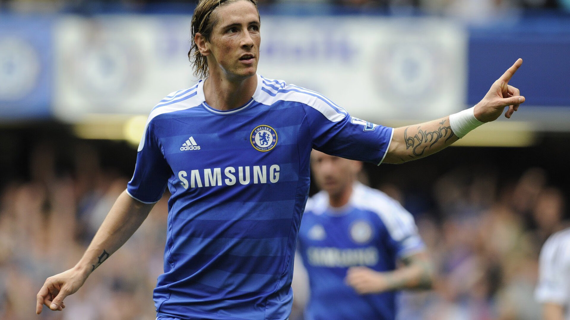 巴黎逆转塞维利亚，托尼刷新纪录之夜，见证足球的无限可能